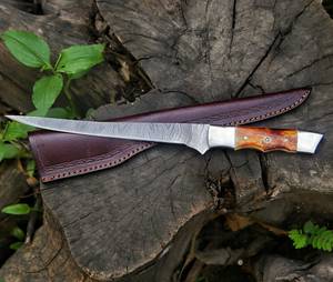Couteau à filet en acier damas forgé à la main de 12 pouces |   Couteau de chasse personnalisé avec manche en os de chameau, broches en laiton et étui - Product Image 1