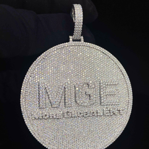 Pendentif Hip Hop de luxe serti de CZ King - Product Image 1