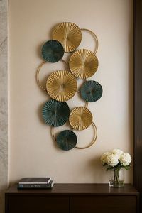 Décoration murale en métal avec design artistique, idéale pour les couloirs, les salons et les entrées. - Product Image 4
