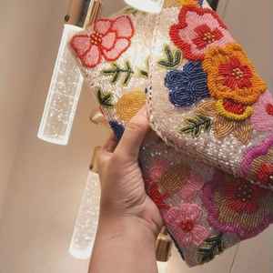 Sac à main indien en forme de baguette personnalisé fait à la main avec des perles de verre multicolores certifiées MS Handicraft - Product Image 3