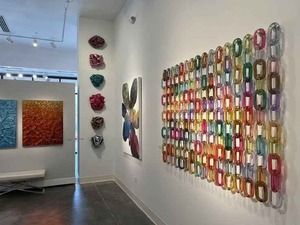 Handcrafted Color Resin Chain Link <b>Wall</b> Hanging <b>Decorative</b> Accent for Contemporary Interior Spaces - Product Image 4
