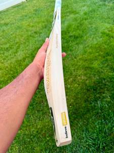 Bate de Cricket SG PLAYER XTREAM de Mango Corto - Product Image 2