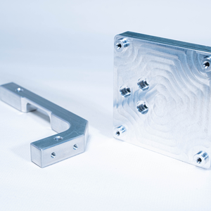 Fabrication de pièces de machines par fraisage et tournage CNC de haute précision, entièrement personnalisées, fabriquées en Thaïlande. - Product Image 1