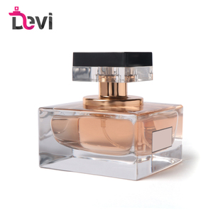 Flacons de parfum de luxe personnalisés Devi en gros, 30 ml, en verre vide de qualité supérieure avec pulvérisateur à pompe, sérigraphiés et étanches - Product Image 2