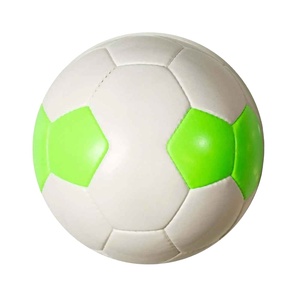 Ballon de football de haute qualité personnalisé avec logo imprimé à l'écran, 32 panneaux, résistant à l'eau, pour l'entraînement sportif - Product Image 2
