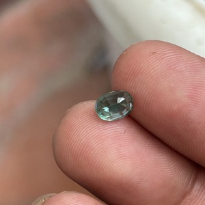 Piedra Preciosa de Esmeralda Zambiana Natural de 0.85 Quilates, Corte Ovalado Verde Intenso, Facetada, Suelta, para Joyería - Product Image 3