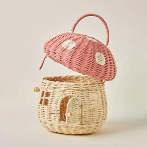 Preciosas bolsas infantiles de ratán en forma de hongo rosa para niñas, hechas a mano. - Product Image 3