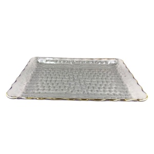 ถาดเสริฟพลาสติกทรงสี่เหลี่ยมผืนผ้าขอบทอง - Product Image 1