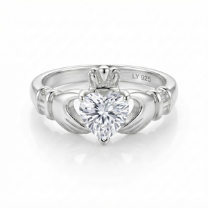 Bague Claddagh en argent sterling 925 plaqué or 18 carats avec moissanite taille cœur et couronne, cadeau idéal pour mariage, fiançailles ou fête - Product Image 1
