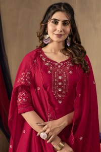 Conjunto de Kurti y Pantalón de Seda Romana al por Mayor con Bordado Multihilo, Ropa Étnica India Premium para Exportación - Product Image 4