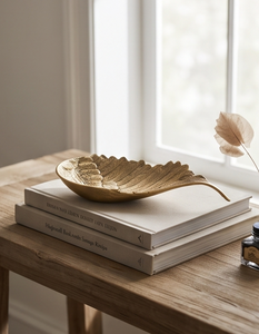 Décoration sculpturale contemporaine minimaliste en or texturé, objet d'art moulé, commande en gros, en stock - Product Image 3