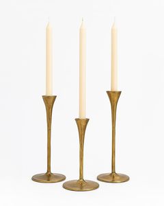 Elegantes Portavelas Cónicos de Latón Martillado Plateado, Juego de 3, Perfectos para Decoración del Hogar y Centros de Mesa para Bodas a Precio Económico - Product Image 2