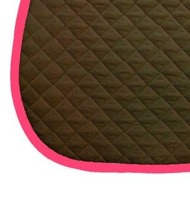Vente en gros de tapis de selle pour cheval en coton matelassé de luxe en satin, fabricant sur mesure pour l'équipement équestre professionnel - Product Image 2