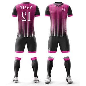 Tenues d'équipe pour hommes à prix bas et haute élasticité, maillot de football avec short, 100% polyester respirant, uniforme de football personnalisé avec logo - Product Image 1