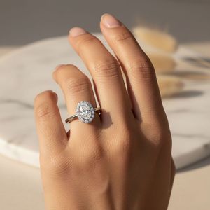 แหวนเพชรทรงรี 0.60 กะรัต ผลิตในห้องปฏิบัติการ ฝังเดี่ยว ดีไซน์หรูหรา ทอง 9k รับรองโดย IGI - Product Image 6