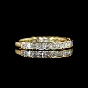 Bague de mariage personnalisée en or jaune massif 14 carats avec diamant taille Asscher de 1 carat, certifiée IGI, sertie en clos, bague éternité complète - Product Image 2