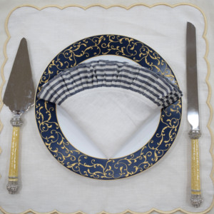 Elegante Servilleta Redonda de Lino de Lujo de 45x45cm Hecha a Mano Ecológica con Borde con Volantes para Decoración de Mesa - Product Image 2