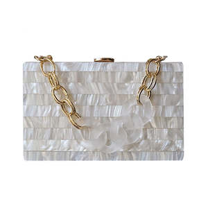 Pochette de Soirée Géométrique de Luxe Moderne en Résine Faite à la Main, Sac à Main de Mariée Personnalisable avec Logo et Couleur, Cadeau de Créateur pour Mariages - Product Image 1