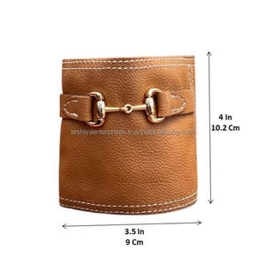 Nuevo portavelas envuelto en cuero genuino con acento de horsebit dorado soporte de vela decorativo rústico ROUY para decoración de hogar y oficina - Product Image 3