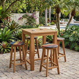 Eleve las reuniones al aire libre con el moderno juego de bar KAG TAB35 de teca reciclada, que incluye taburetes duraderos y una elegante mesa para sala de estar. - Product Image 4