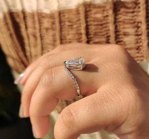 Anillo de Compromiso de Diamante Moissanite al por Mayor, 1 Quilate, Corte Pera, Sin Níquel, Sin Plomo, Plata, Anillo de Boda Clásico para Mujer - Product Image 5