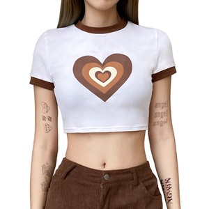 Crop top à manches courtes, coupe ajustée, col rond, imprimé cœur blanc et marron, décontracté, printemps-été, design personnalisé - Product Image 1