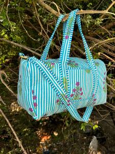 Bolsa de Viaje Acolchada de Algodón Resistente con Costuras Elegantes y Correa de Hombro Cómoda para Uso Diario - Product Image 2