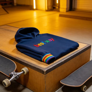 Nouveau sweat à capuche streetwear personnalisé avec logo brodé, patchwork coupé-cousu, tricoté, 100% coton molletonné, uni, écologique - Product Image 4
