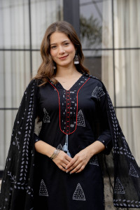 ชุดคุรตะสีดำสุดฮิตพร้อมกางเกงและผ้าคลุมไหล่ 3 ชิ้น ผ้าฝ้ายอินเดีย สำหรับงานปาร์ตี้ - Product Image 6