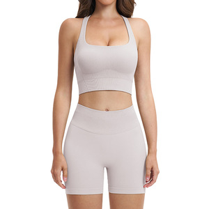 Ensemble de yoga 2 pièces sans coutures pour femme : brassière de sport dos nageur et short taille haute, séchage rapide, léger, idéal pour la gym, anti-transpiration - Product Image 4