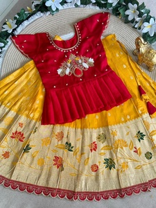 Chaniya Choli para Mujer, Diseño Especial, Patrón Único, Costuras Personalizadas, Corte Tradicional Ajustado, Viscosa Pura, para Fiestas y Eventos - Product Image 6