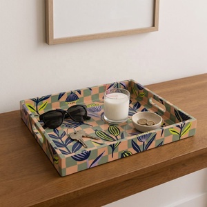Plateau de service rectangulaire laqué à motif floral tendance 2028, design décoratif rose et bleu, vente en gros Vietnam - Product Image 2