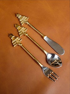 Ensemble de couverts de Noël dorés, cuillère, fourchette et couteau en acier inoxydable pour la décoration de table de fête - Product Image 4