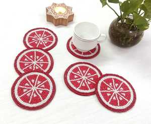 Ensemble de sous-verres en tissu faits à la main, 6 pièces, motif rouge et blanc aux notes d'agrumes, lavables, pour bar et café - Product Image 1