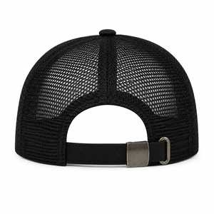 Gorra Trucker Personalizada de 5 Paneles con Malla y Logotipo Bordado en 3D, Diseño Deportivo Unisex en Blanco y Negro Premium con Hebilla Metálica - Product Image 2