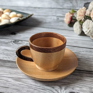 Tasse à thé et à café en bois massif, design unique, naturelle et solide, de forme cylindrique avec une poignée élégante - Product Image 6