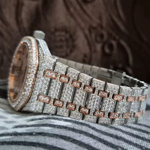 Montre mécanique de luxe pour femme avec moissanite étincelante, lunette sertie de diamants, bracelet en cuir réglable - Product Image 1