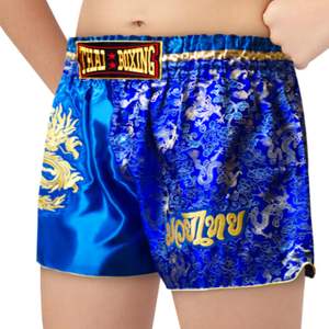 Shorts de Muay Thai de alta calidad en material satinado, diseño de logotipo personalizado, ligeros, transpirables, para entrenamiento en el gimnasio, para hombres y mujeres. - Product Image 5