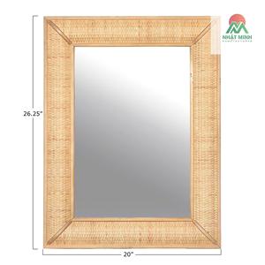Un espejo de pared impresionante con marco de madera y exquisitos detalles de ratán tejido, en color marrón. - Product Image 4