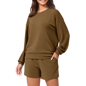 ชุดเซ็ตพรีเมียมสำหรับผู้หญิง สั่งซื้อจำนวนมาก เหมาะสำหรับชุดลำลองใส่ในบ้านช่วงฤดูหนาว และชุดออกกำลังกาย ฟิตเนส ยิมแวร์ เสื้อสเวตเชิ้ตแบบสั่งทำพิเศษ - Product Image 1