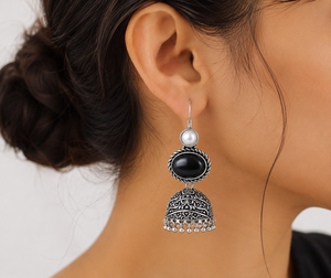 Pendientes Jhumka de Ónix Negro |   Joyería Étnica de Plata Oxidada al por Mayor - Product Image 4
