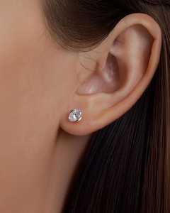 Boucles d'oreilles solitaires ovales en diamant de laboratoire scintillant de 1,01 carat avec or massif 14 carats, idéales pour les femmes, pour les fêtes et comme bijoux de promesse - Product Image 3