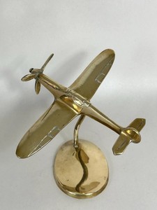 Modèle d'avion Art Déco vintage en aluminium, artisanal, figurine décorative en métal de haute qualité pour la décoration intérieure - Product Image 2