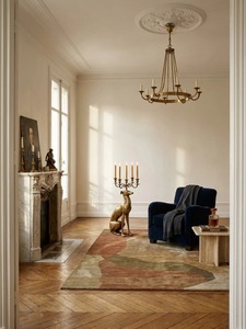 Candélabre Chien à Flamme Discrète 69cm de Hauteur Décoration Maison Porte-Bougie en Métal Durable Style Art Déco - Product Image 2
