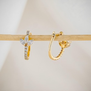 Pendientes de Aro con Diamantes y Flor de Loto en Oro de 18k, Corte Marquesa, Joyería Floral Inspirada en la Naturaleza, Pendientes Elegantes y Delicados - Product Image 5