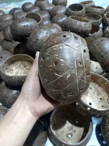 Juego de Cuencos de Cáscara de Coco con Laca Natural y Logotipo Grabado, Cuchara de Madera Pulida Sostenible para Fiestas - Venta al por Mayor Vietnam - Product Image 3