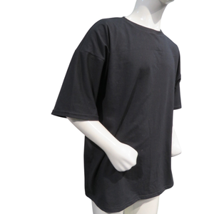 เสื้อยืดผู้ชาย แขนสั้น คอตตอน 100% แห้งเร็ว ระบายอากาศดี น้ำหนัก 300 กรัม สีพื้น ทรงหลวม ไหล่ตก สไตล์ลำลอง พิมพ์ลายโลโก้ด้านหน้า - Product Image 2