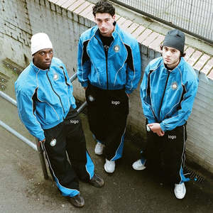 Ensemble de survêtement de maternité grande taille pour l'hiver, style streetwear, deux pièces, veste coupe-vent réfléchissante en nylon froissé et pantalon de jogging - Product Image 4