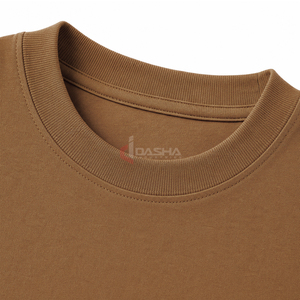 T-shirt court vintage streetwear oversize déchiré avec broderie et patch, logo personnalisé - Product Image 3