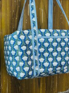Bolsa de Viaje de Gran Capacidad para Fin de Semana, Bolsa de Lona Acolchada con Estampado de Bloques, Bolsa de Yoga de Algodón Suave - Product Image 2